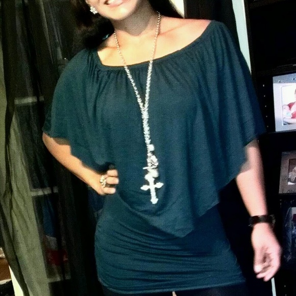 GuC Off the shoulder tunic - Picture 1 of 2